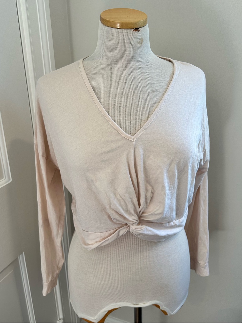 Oysho Sport Women’s L/S Cropped Athleisure Twist Front Top Pale Pink Small